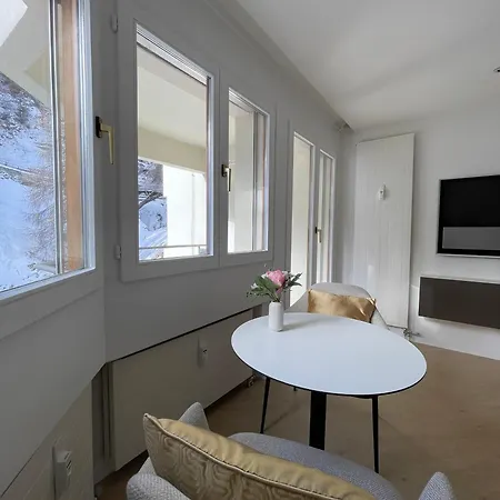 Wasserfall - Zentrum - Balkon - Seeblick - Kueche *