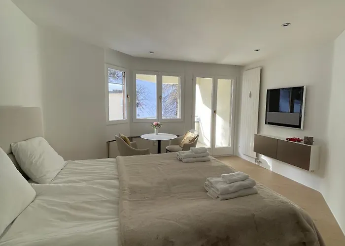 Wasserfall - Zentrum - Balkon - Seeblick - Küche Apartment St. Moritz